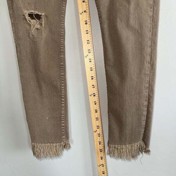Free People Woman’s Sz 30 Frayed Ankle Crop Skinny Jeans Pants Brown Distressed - Picture 10 of 12
